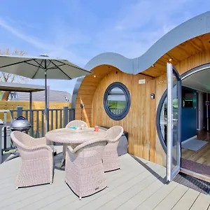  Lodge Hollins Farm - Dog Friendly, Self Catering